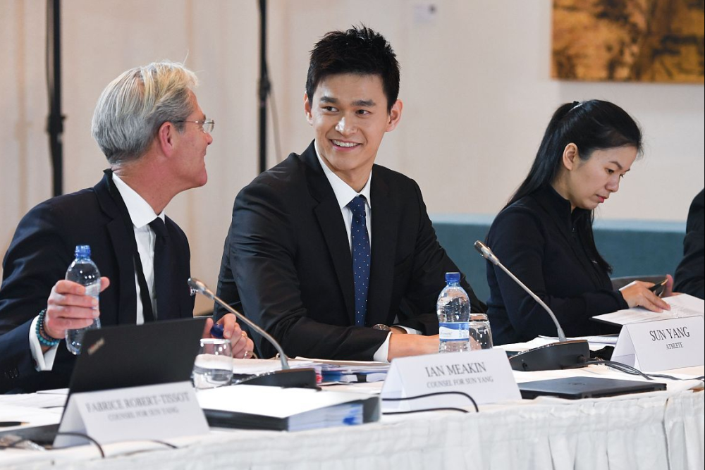  ,卡尔斯鲁厄法院受理球迷暴力事件诉讼案  